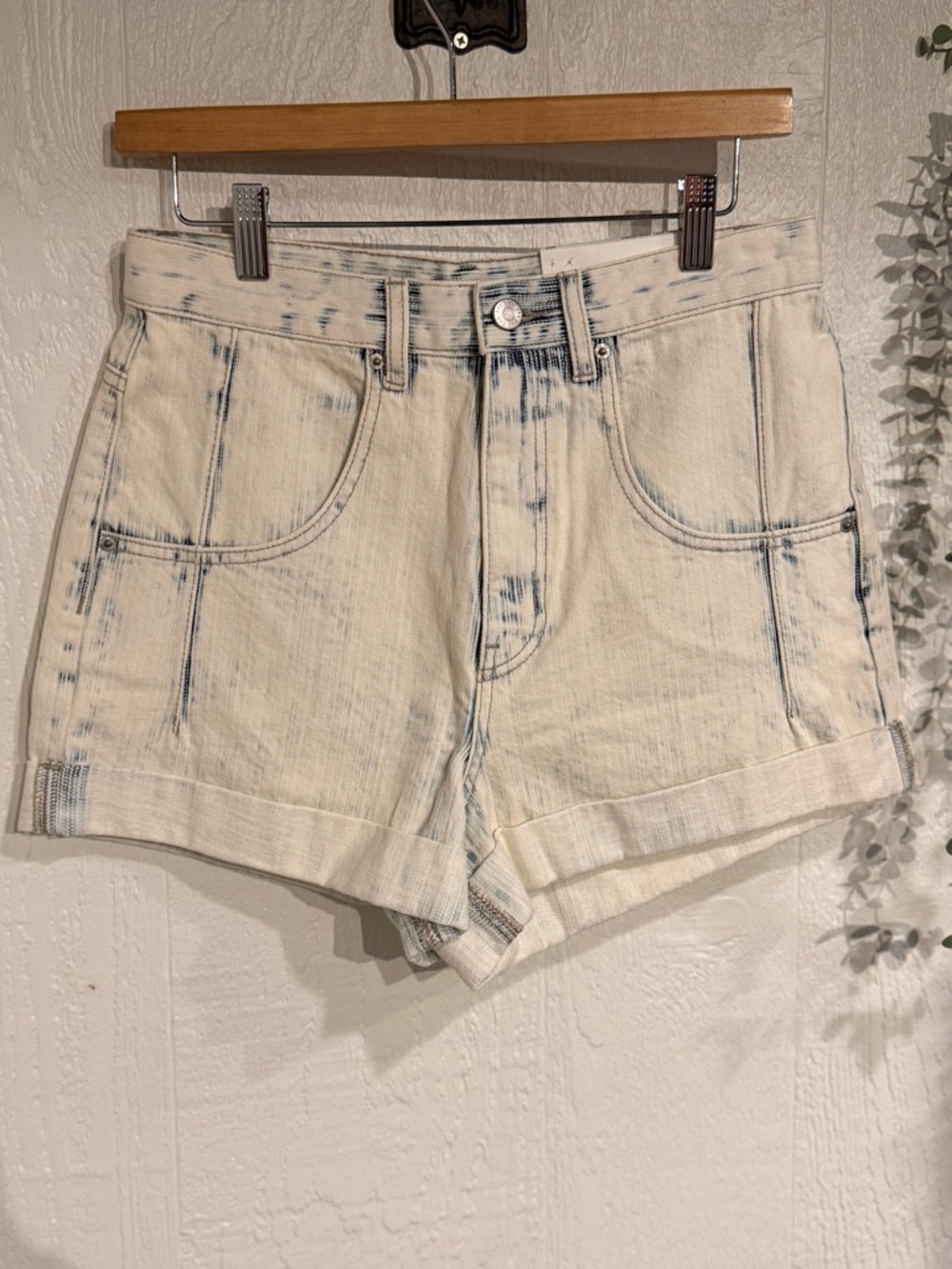 BDG‎ High-Rise Roll Hem Shorts NWT